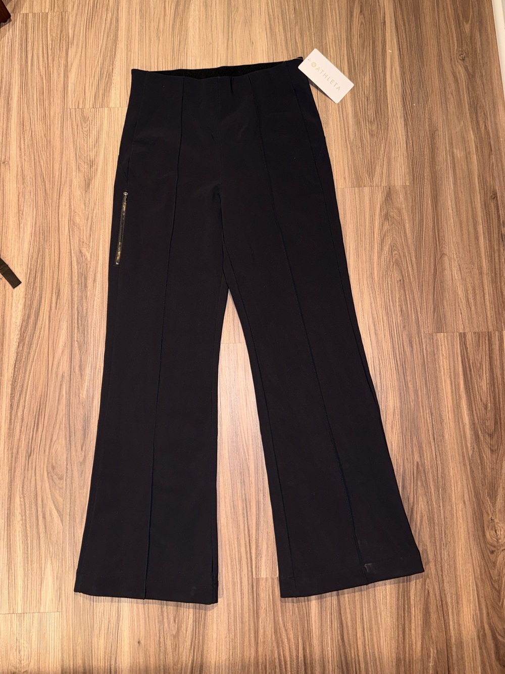 NTW ATHLETA Glacier Bootcut Pant. Large